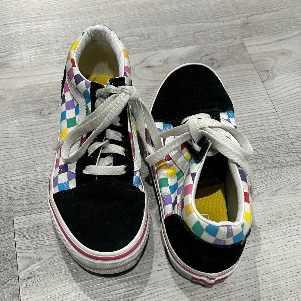 Vans kids size 3 Sneakers with Multicolor Checkered Pattern very good condition